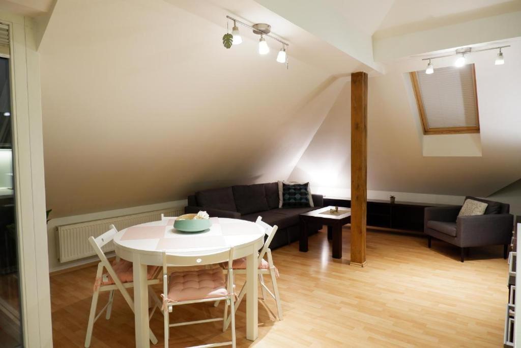 Apartment V Centru Mesta S Vyhledem Na Petra, A Parkovani
