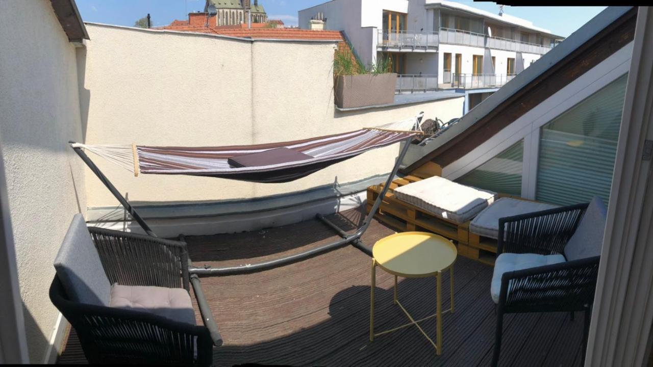 V Centru Mesta S Vyhledem Na Petra, A Parkovani Apartment *